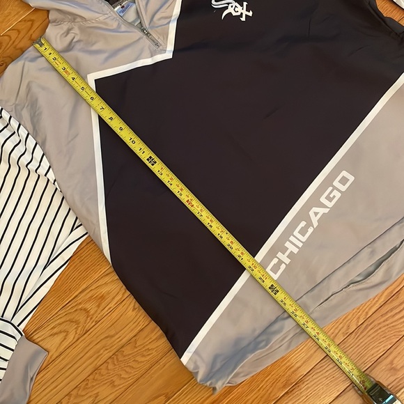 Chicago White Sox MLB baseball quarter zip wind breaker, rain jacket, worn once - Picture 4 of 8